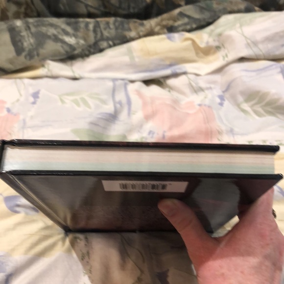 A Game Of Thrones puzzle quest book. Like new condition!! - Picture 9 of 11